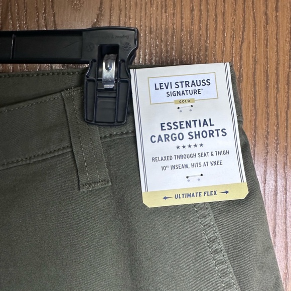 Levi Strauss Signature Essential Cargo Shorts size 31 NWT - Picture 4 of 4